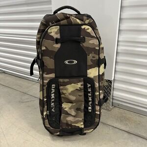 Oakley‎ Travel Suitcase Luggage Large 92L Camo